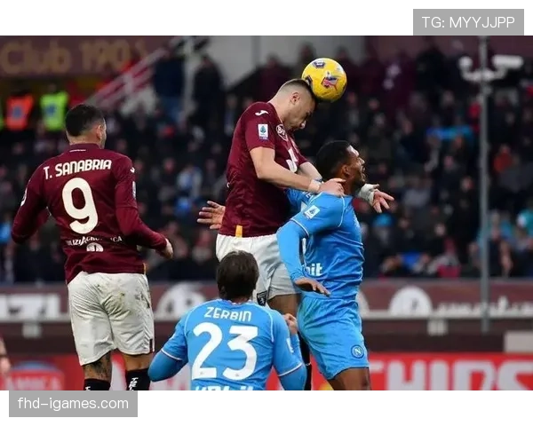 都灵对阵热那亚比赛因球迷向场内投掷烟火短暂中断 都灵对阵热那亚比赛因球迷向场内投掷烟火短暂中断